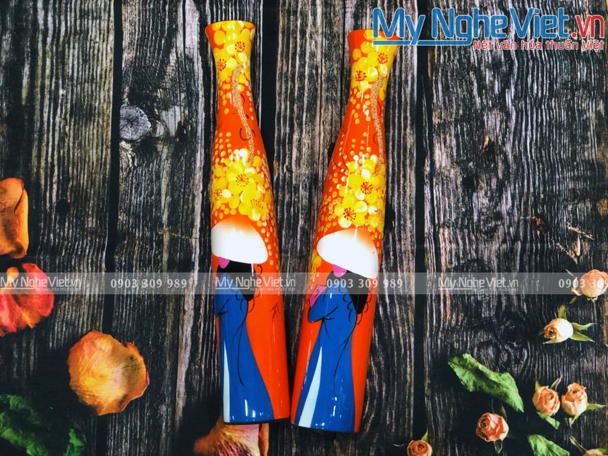 Elegant Lacquered Wooden Vase | Hand-Painted Traditional Grace