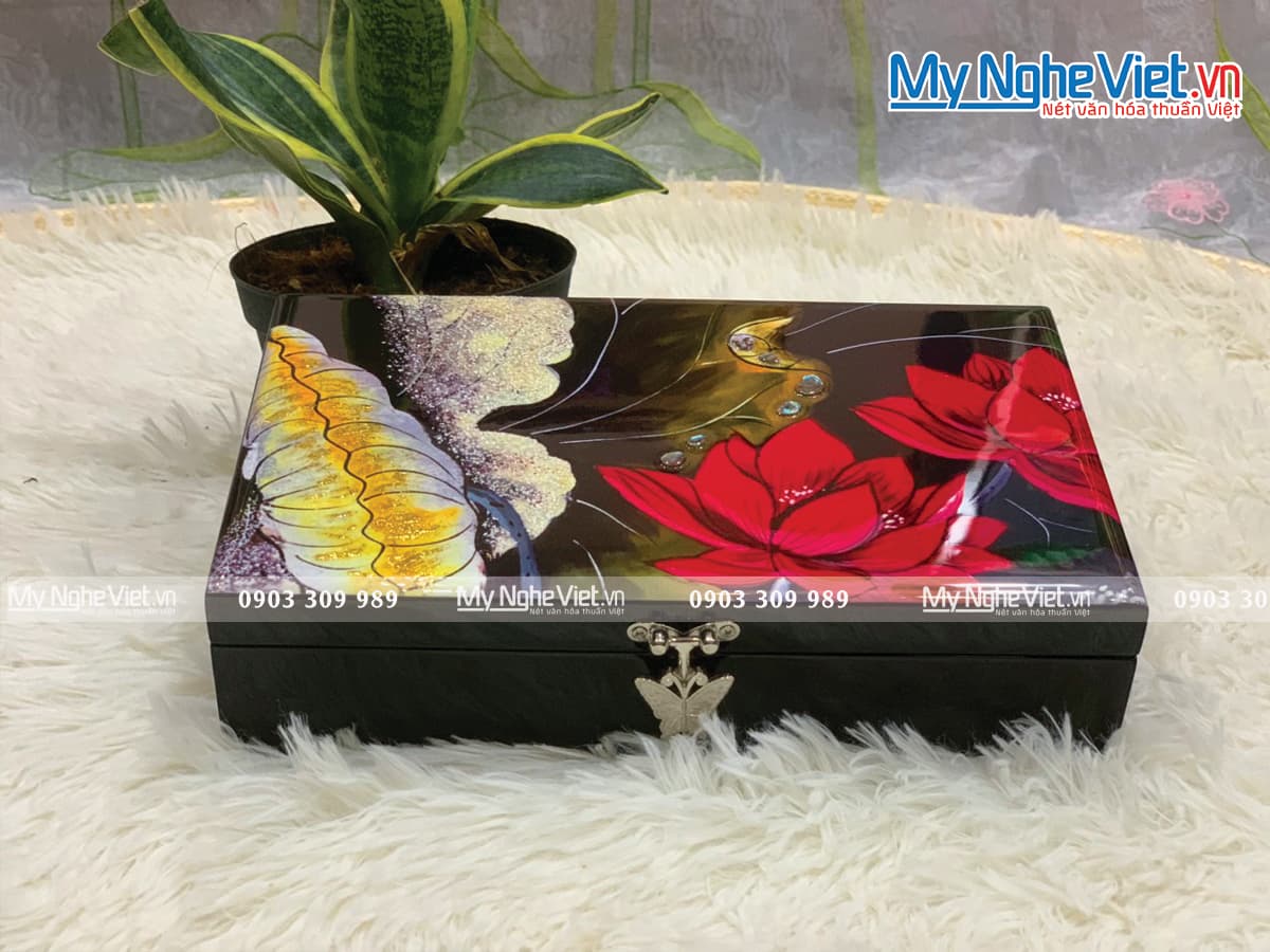 Exquisite Handcrafted Lacquer Jewelry Box | Gleaming Red Lotus Motif