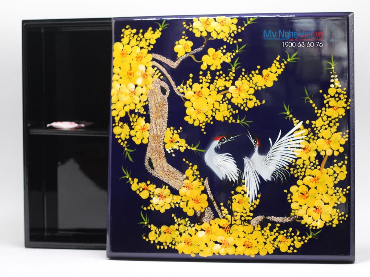 Hand-Painted Four-Compartment Lacquerware Box | Blue & Gold Crane Motif