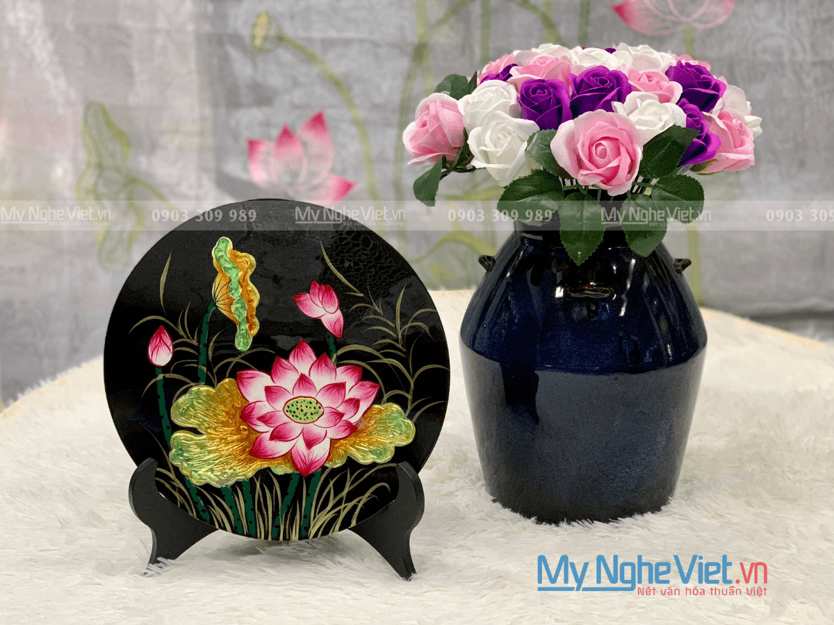 Exquisite Lotus Blossom Relief Lacquer Plate | Traditional Vietnamese Lacquerware