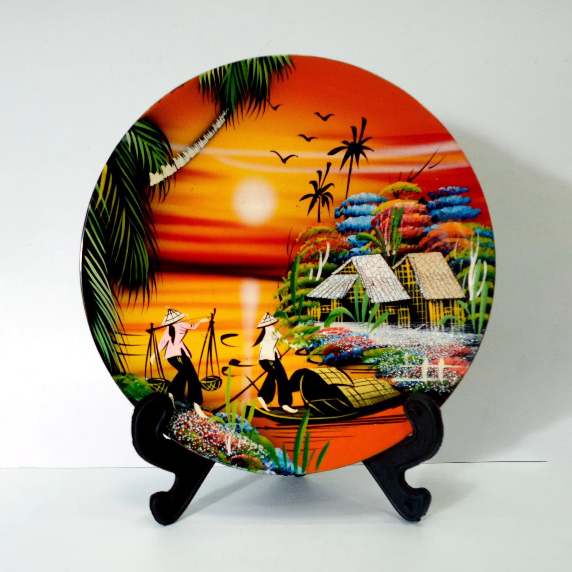 Discover the Artistic Charm of Vietnamese Lacquerware Plates for Elegant Home Decor
