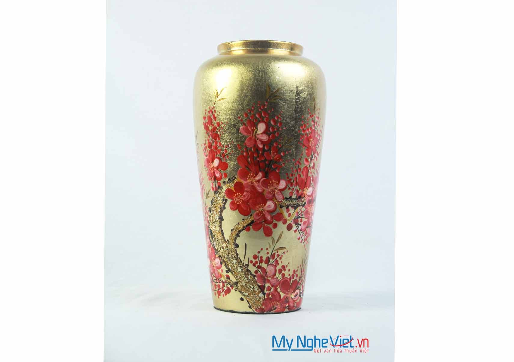 Timeless Lacquered Vase | Meticulous Handcrafted Heritage
