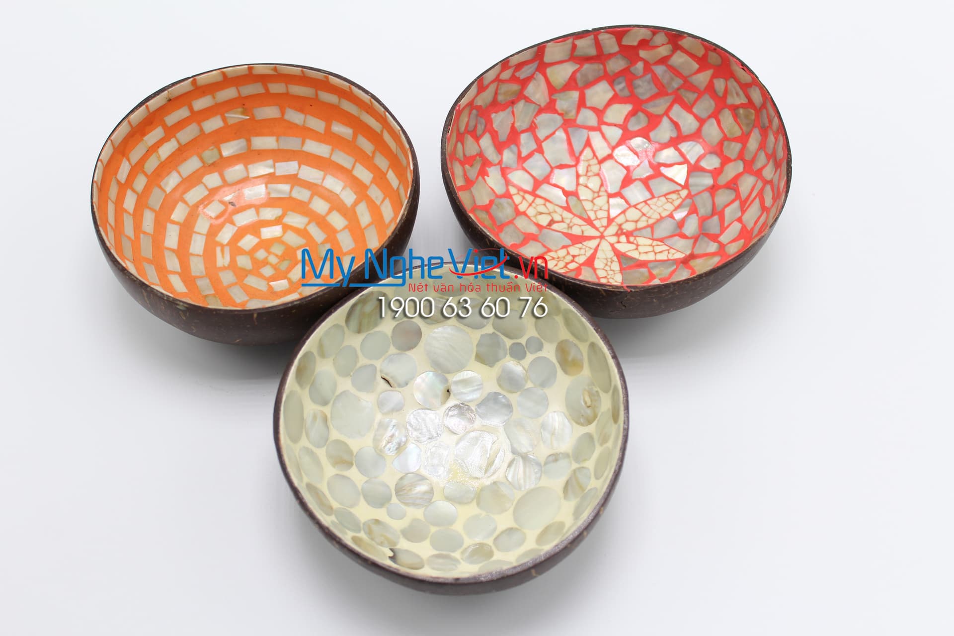 Handcrafted Coconut Lacquerware Bowl | Inlaid Eggshell & Mother-of-Pearl